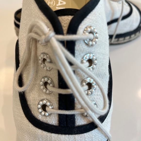 CHANEL White and Black Espadrilles with Rhinestone Detail - Picture 5 of 9